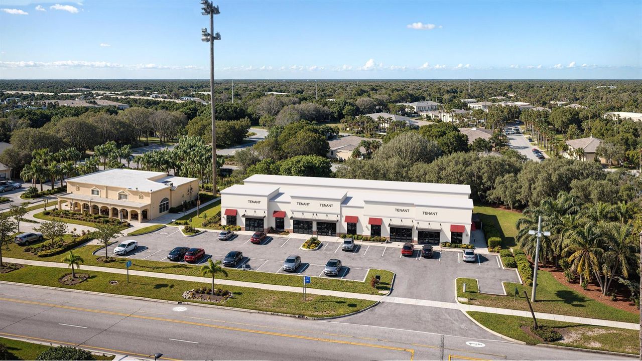 Hobe Sound Retail_01 (w Signage)