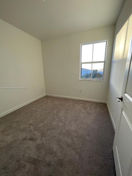 For Sale: $450,000 (3 beds, 2 baths, 1612 Square Feet)