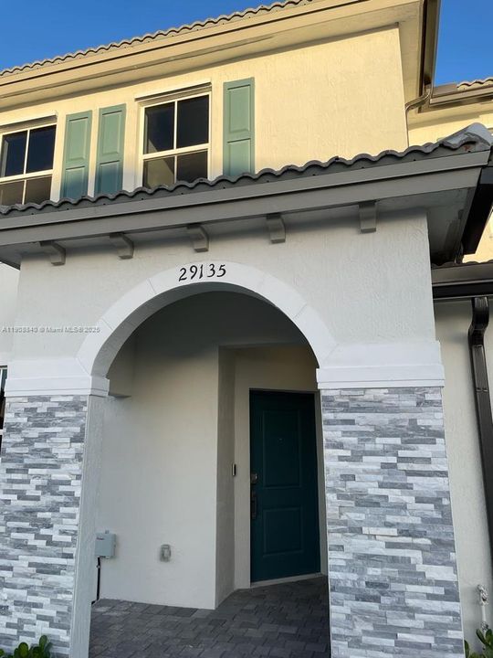 For Sale: $450,000 (3 beds, 2 baths, 1612 Square Feet)