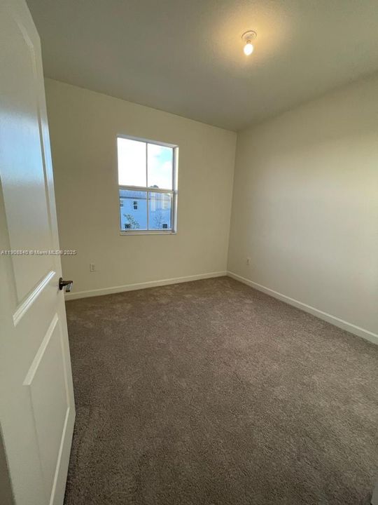 For Sale: $450,000 (3 beds, 2 baths, 1612 Square Feet)