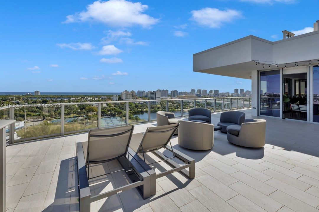 На продажу: $5,290,000 (4 спален, 4 ванн, 3832 Квадратных фут)