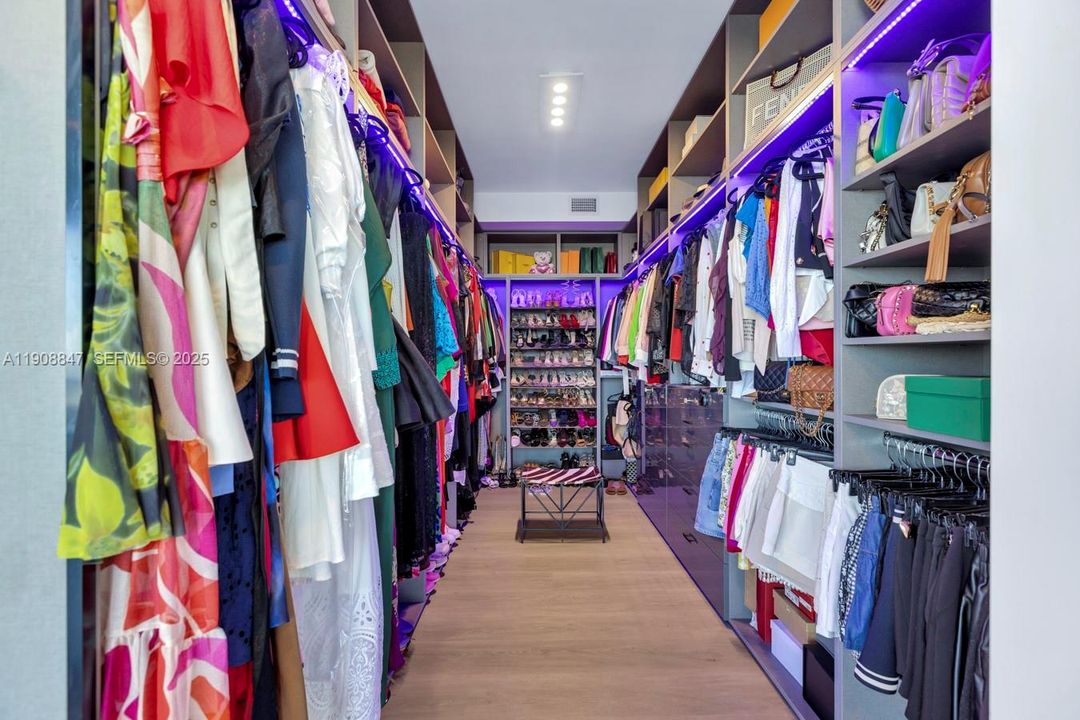 На продажу: $5,290,000 (4 спален, 4 ванн, 3832 Квадратных фут)