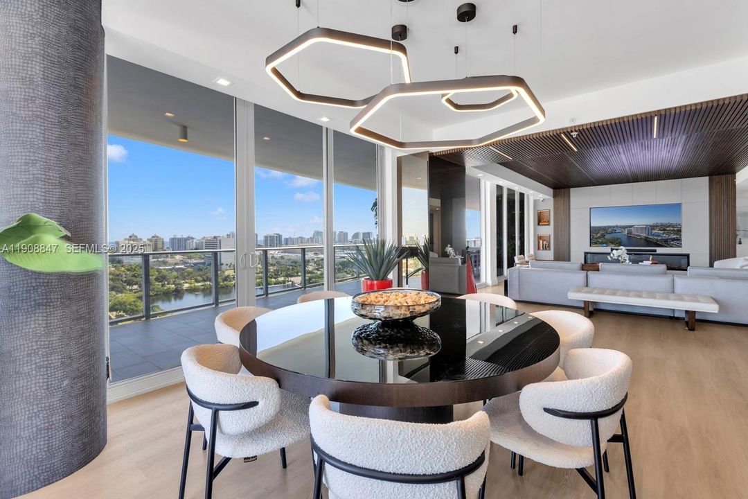 На продажу: $5,290,000 (4 спален, 4 ванн, 3832 Квадратных фут)