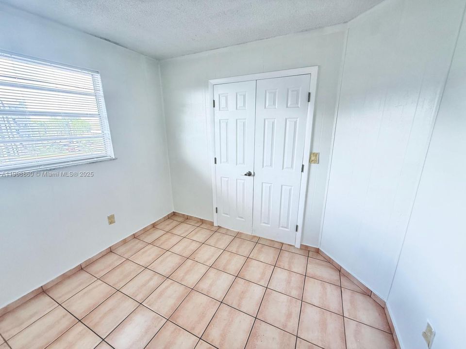 Recently Rented: $2,300 (3 beds, 2 baths, 1282 Square Feet)