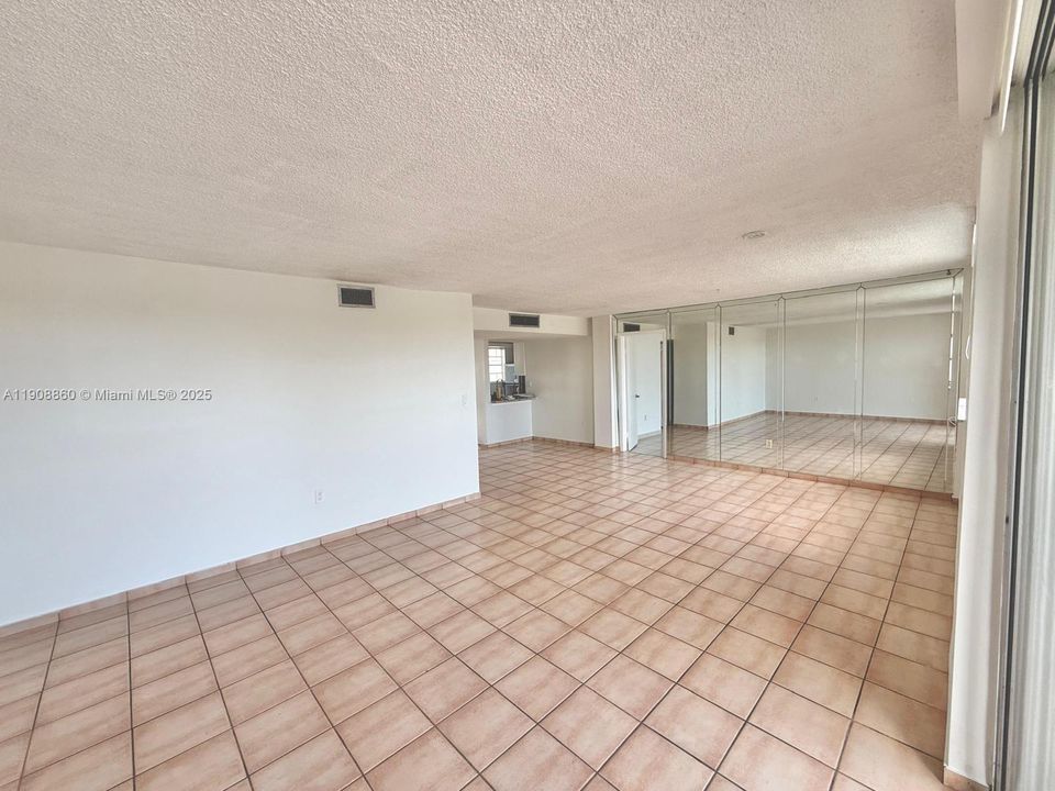 Recently Rented: $2,300 (3 beds, 2 baths, 1282 Square Feet)