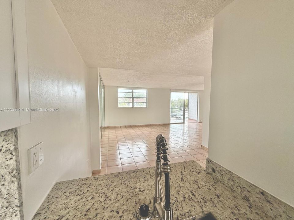 Recently Rented: $2,300 (3 beds, 2 baths, 1282 Square Feet)