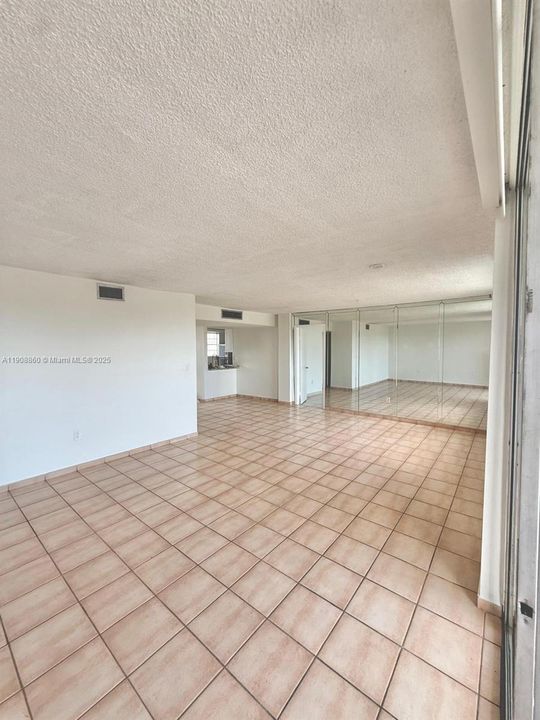 Recently Rented: $2,300 (3 beds, 2 baths, 1282 Square Feet)