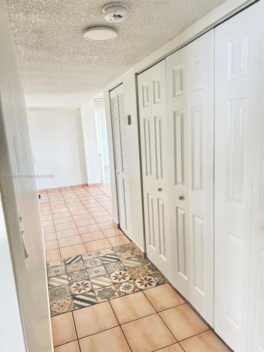 Recently Rented: $2,300 (3 beds, 2 baths, 1282 Square Feet)