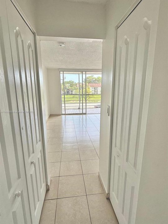 Recently Rented: $2,300 (3 beds, 2 baths, 1282 Square Feet)