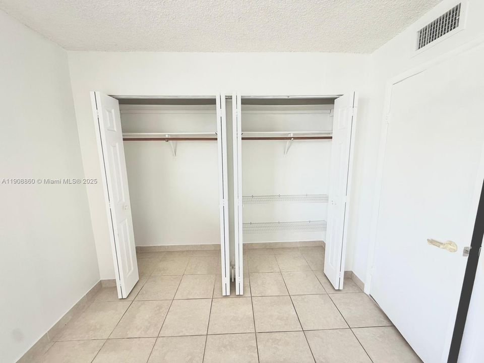 Recently Rented: $2,300 (3 beds, 2 baths, 1282 Square Feet)