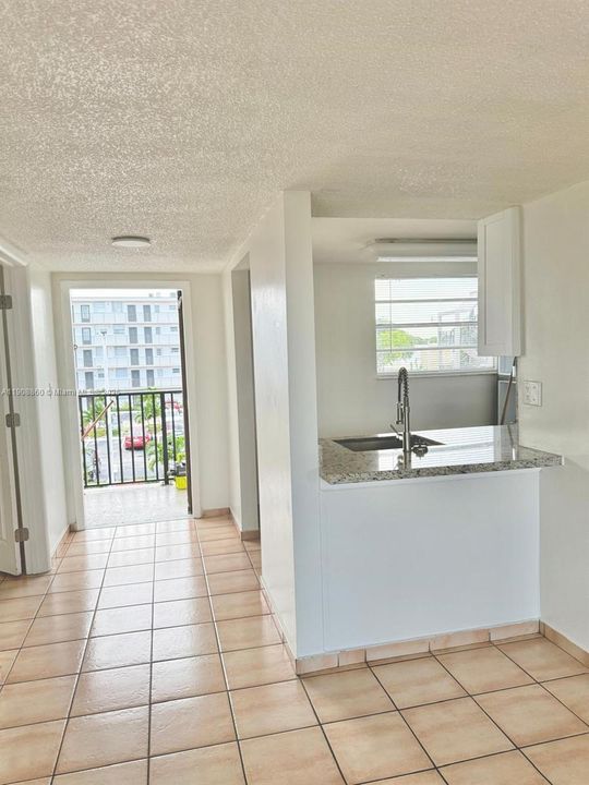 Recently Rented: $2,300 (3 beds, 2 baths, 1282 Square Feet)