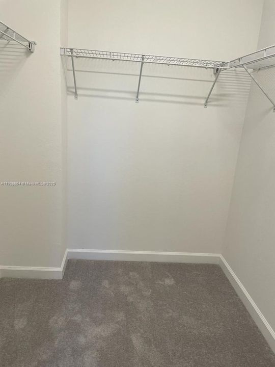 For Sale: $450,000 (3 beds, 3 baths, 1328 Square Feet)