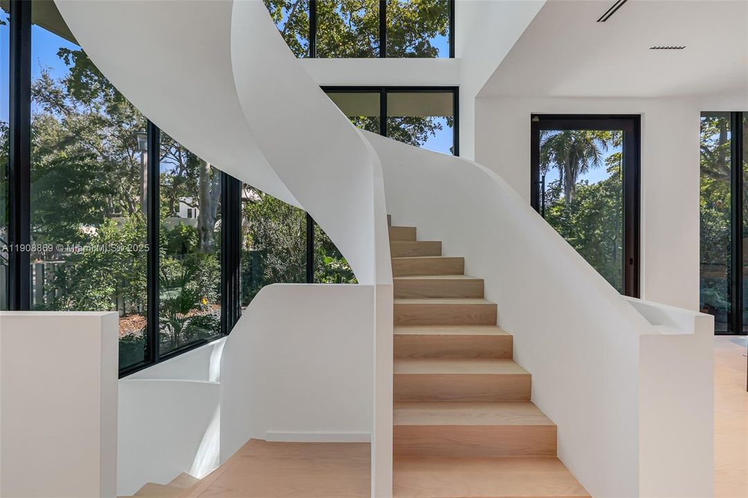 For Sale: $8,495,000 (6 beds, 6 baths, 6281 Square Feet)