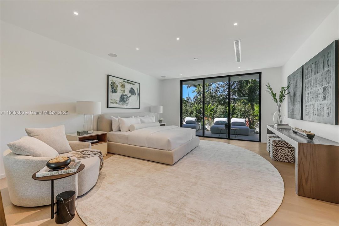 For Sale: $8,495,000 (6 beds, 6 baths, 6281 Square Feet)