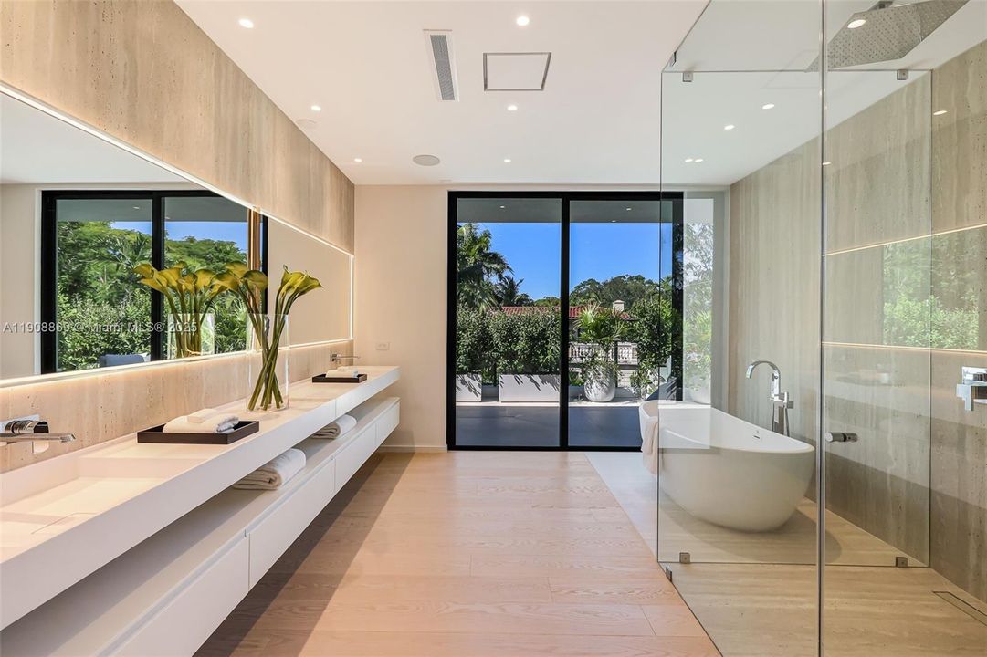 For Sale: $8,495,000 (6 beds, 6 baths, 6281 Square Feet)