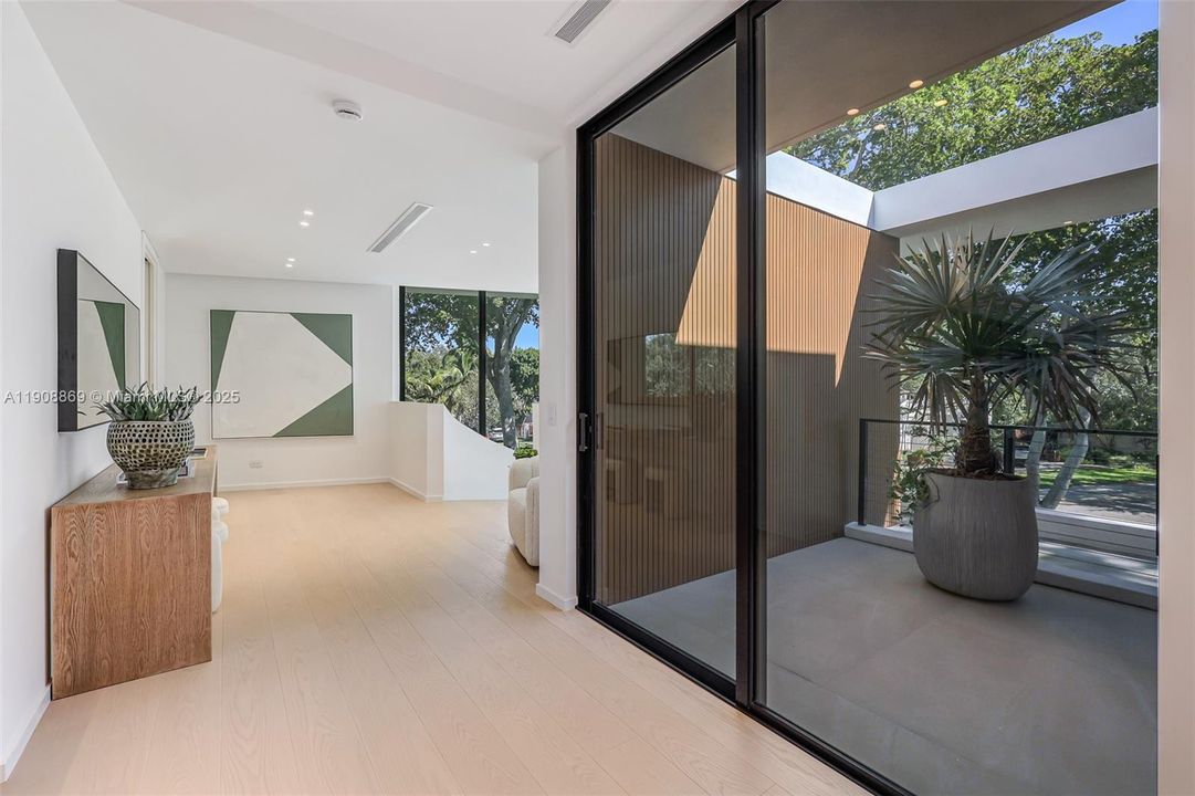 For Sale: $8,495,000 (6 beds, 6 baths, 6281 Square Feet)