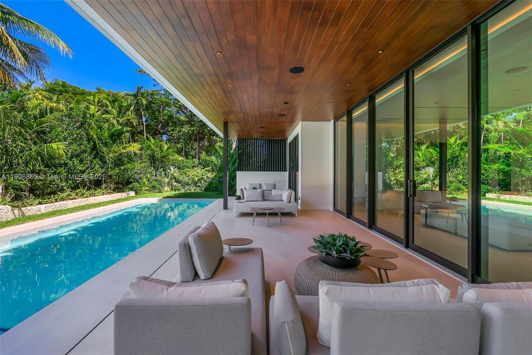 For Sale: $8,495,000 (6 beds, 6 baths, 6281 Square Feet)