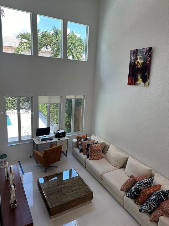 В аренду: $7,800 (5 спален, 3 ванн, 3026 Квадратных фут)