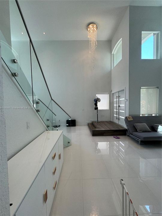 В аренду: $7,800 (5 спален, 3 ванн, 3026 Квадратных фут)