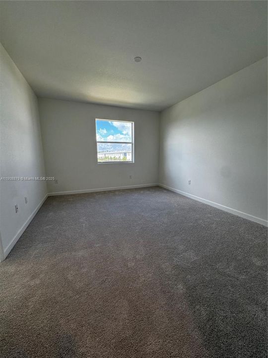 Под контрактом: $2,300 (3 спален, 2 ванн, 1827 Квадратных фут)