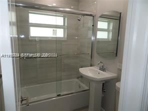 For Rent: $3,500 (3 beds, 2 baths, 1250 Square Feet)