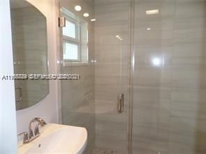 For Rent: $3,500 (3 beds, 2 baths, 1250 Square Feet)