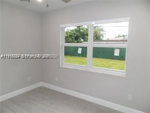 For Rent: $3,500 (3 beds, 2 baths, 1250 Square Feet)