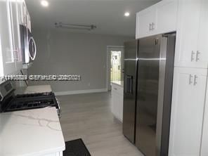 For Rent: $3,500 (3 beds, 2 baths, 1250 Square Feet)