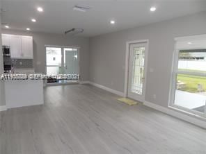 For Rent: $3,500 (3 beds, 2 baths, 1250 Square Feet)