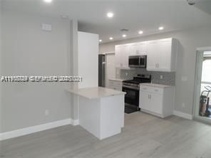 For Rent: $3,500 (3 beds, 2 baths, 1250 Square Feet)