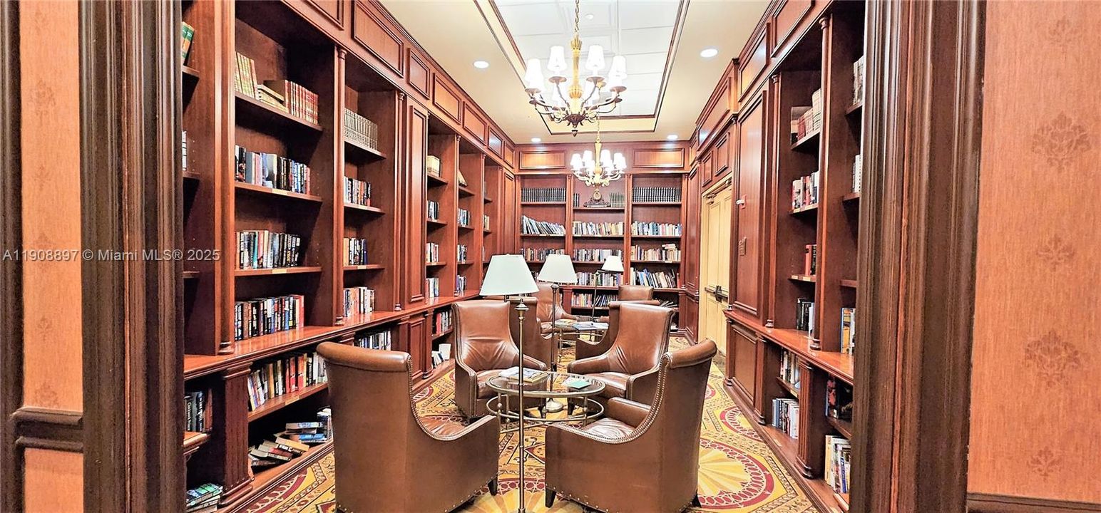 合同活跃: $4,190 (2 贝兹, 2 浴室, 1389 平方英尺)