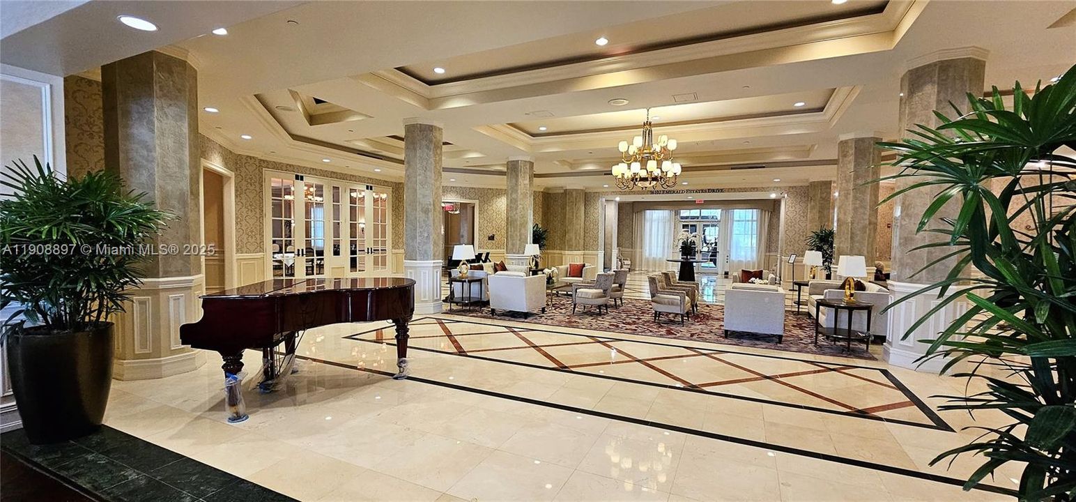 合同活跃: $4,190 (2 贝兹, 2 浴室, 1389 平方英尺)