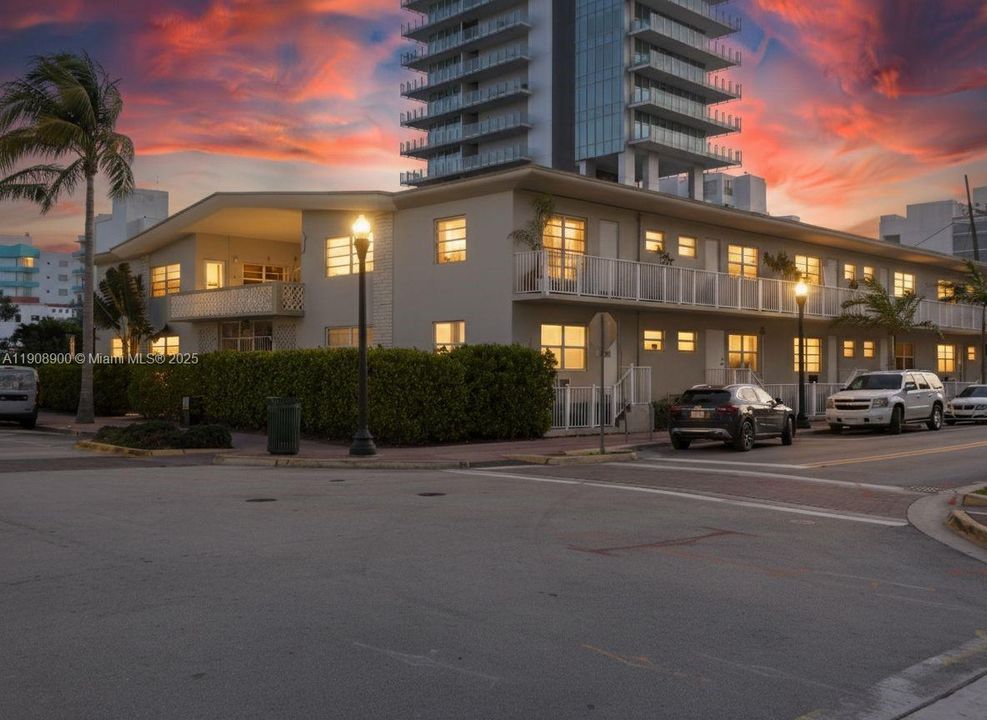 For Sale: $375,000 (1 beds, 1 baths, 600 Square Feet)