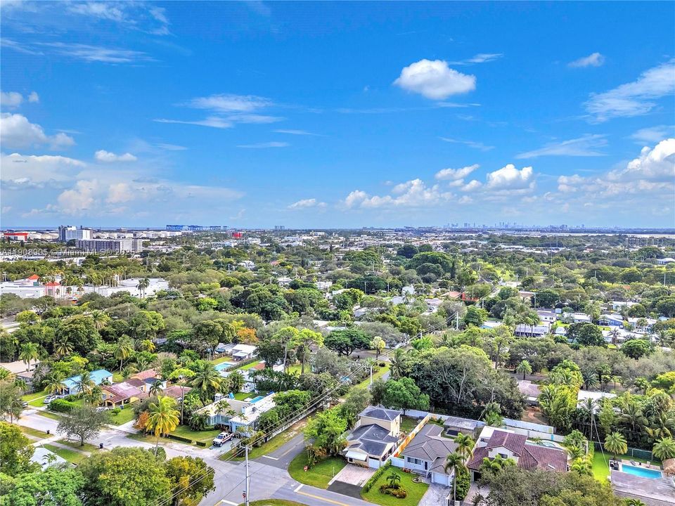 Active With Contract: $415,000 (3 beds, 2 baths, 1976 Square Feet)