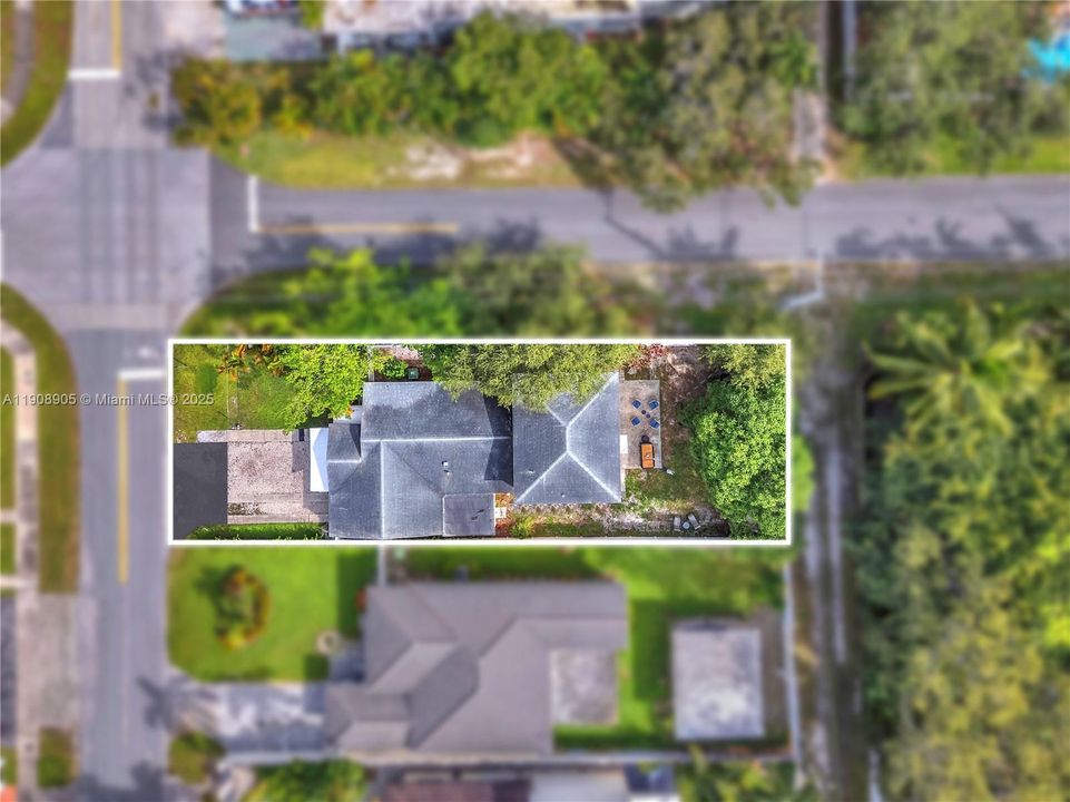 Active With Contract: $415,000 (3 beds, 2 baths, 1976 Square Feet)