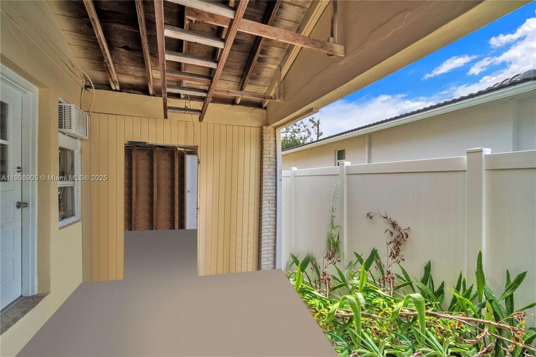 Active With Contract: $415,000 (3 beds, 2 baths, 1976 Square Feet)