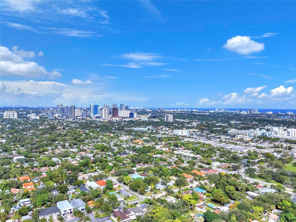 Active With Contract: $415,000 (3 beds, 2 baths, 1976 Square Feet)
