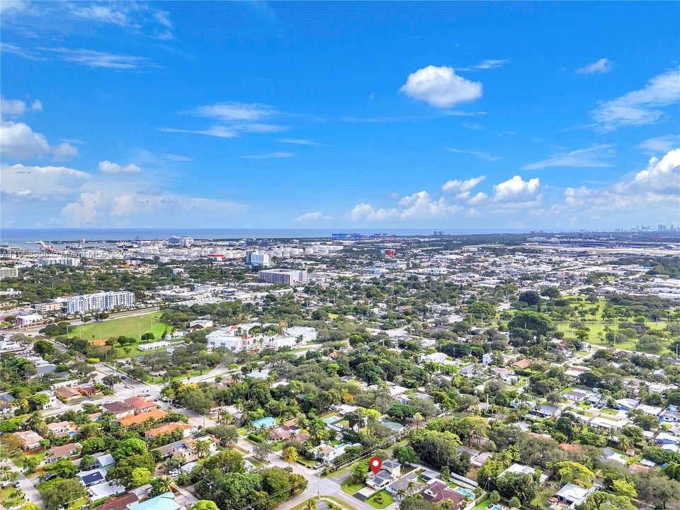 Active With Contract: $415,000 (3 beds, 2 baths, 1976 Square Feet)