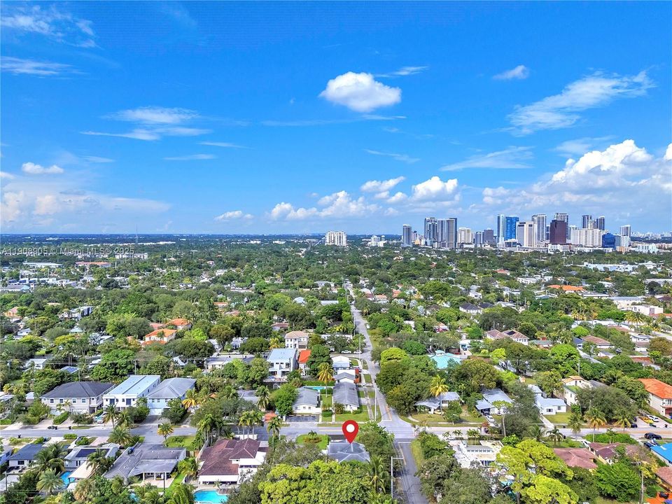 Active With Contract: $415,000 (3 beds, 2 baths, 1976 Square Feet)