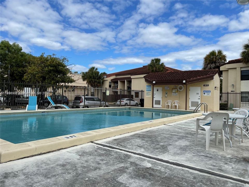 Recientemente alquilado: $2,150 (2 camas, 2 baños, 800 Pies cuadrados)