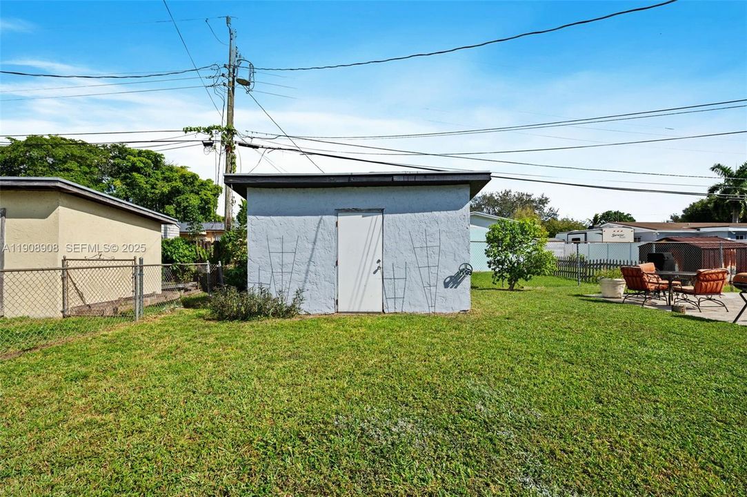 Active With Contract: $423,999 (3 beds, 1 baths, 1113 Square Feet)