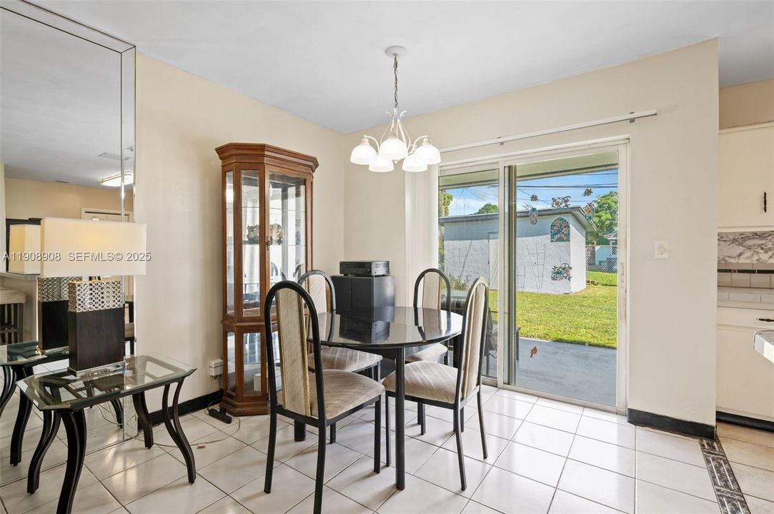 Active With Contract: $423,999 (3 beds, 1 baths, 1113 Square Feet)