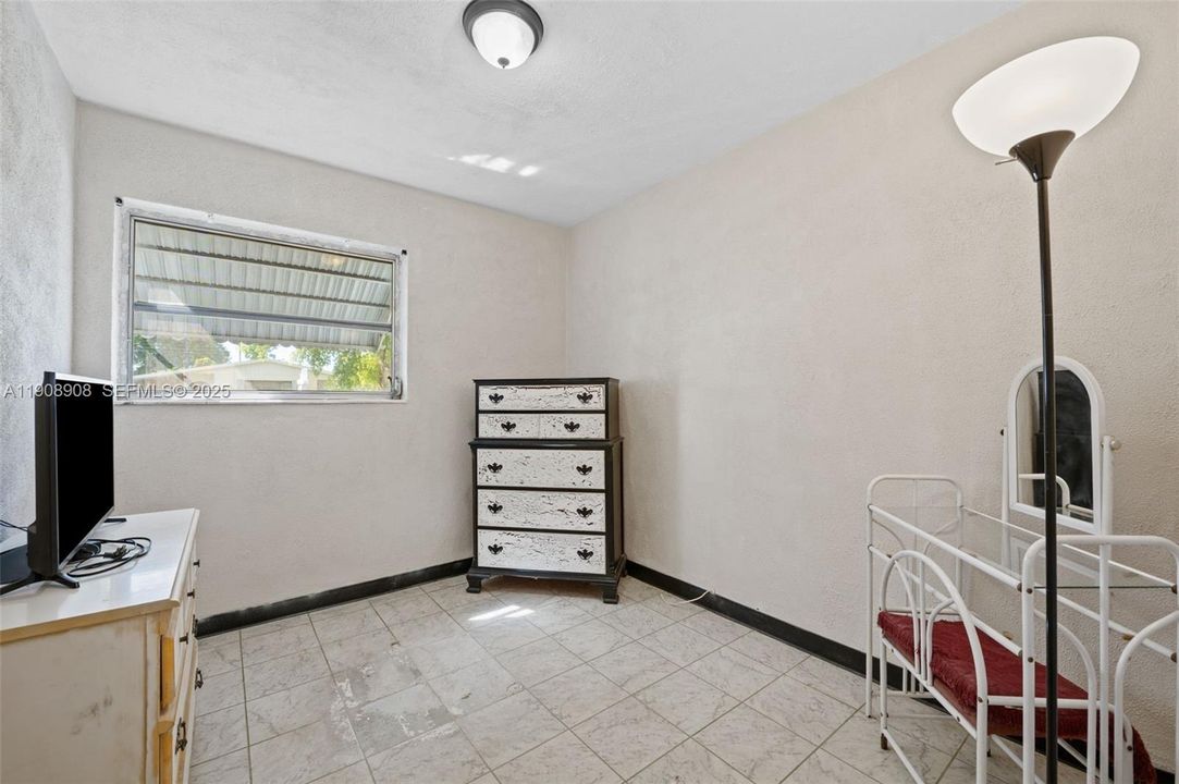 Active With Contract: $423,999 (3 beds, 1 baths, 1113 Square Feet)