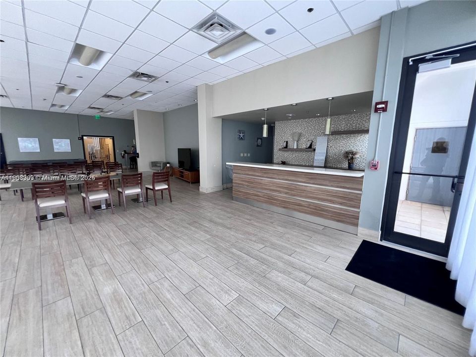 В аренду: $3,875 (1 спален, 1 ванн, 929 Квадратных фут)