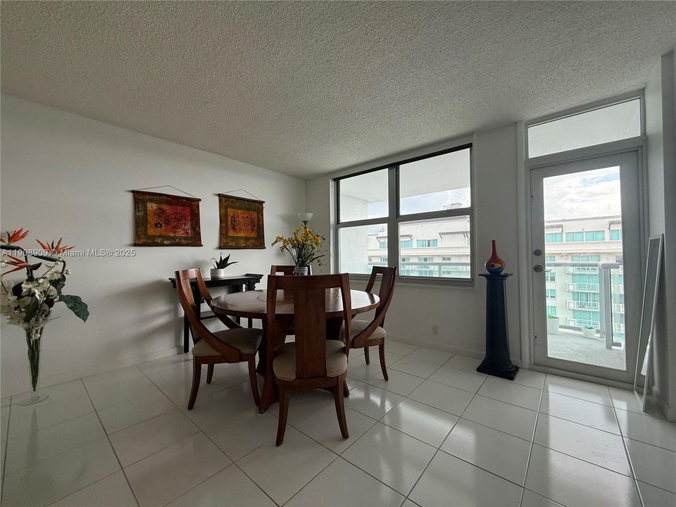 В аренду: $3,875 (1 спален, 1 ванн, 929 Квадратных фут)