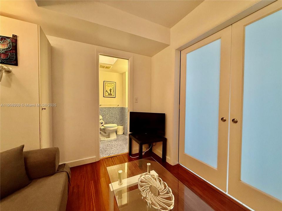 В аренду: $3,875 (1 спален, 1 ванн, 929 Квадратных фут)