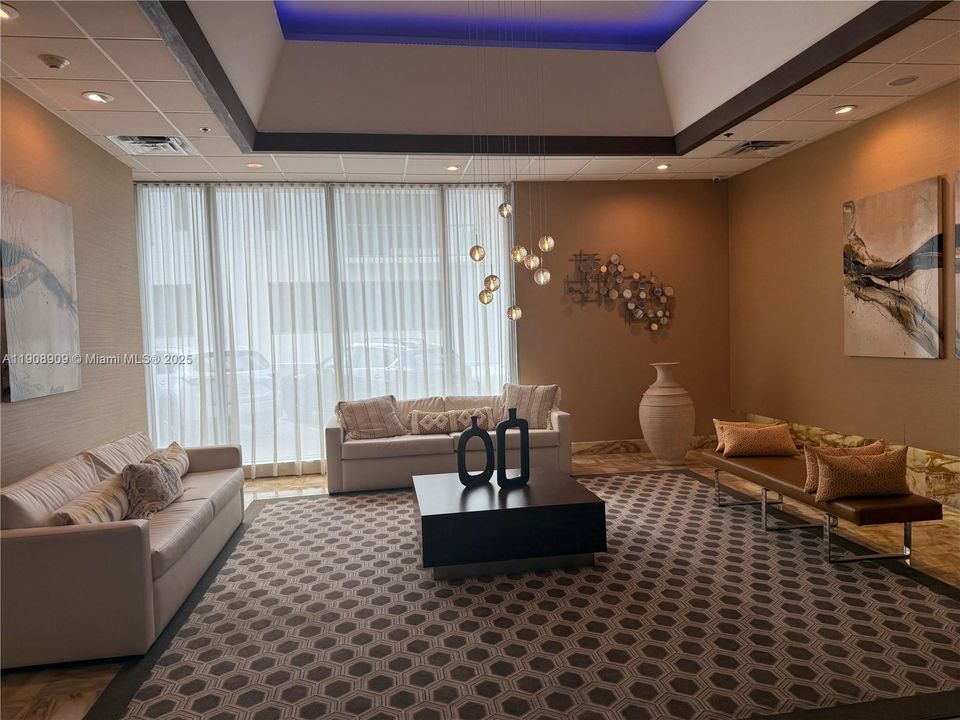 В аренду: $3,875 (1 спален, 1 ванн, 929 Квадратных фут)