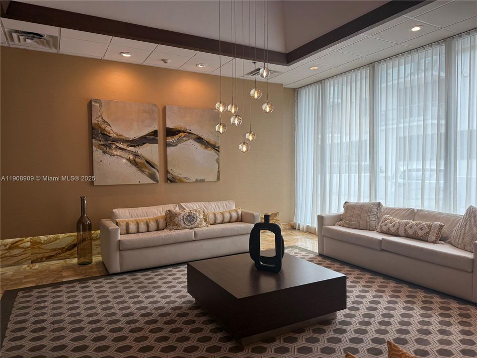 В аренду: $3,875 (1 спален, 1 ванн, 929 Квадратных фут)