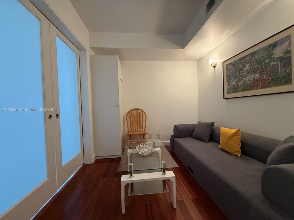 В аренду: $3,875 (1 спален, 1 ванн, 929 Квадратных фут)