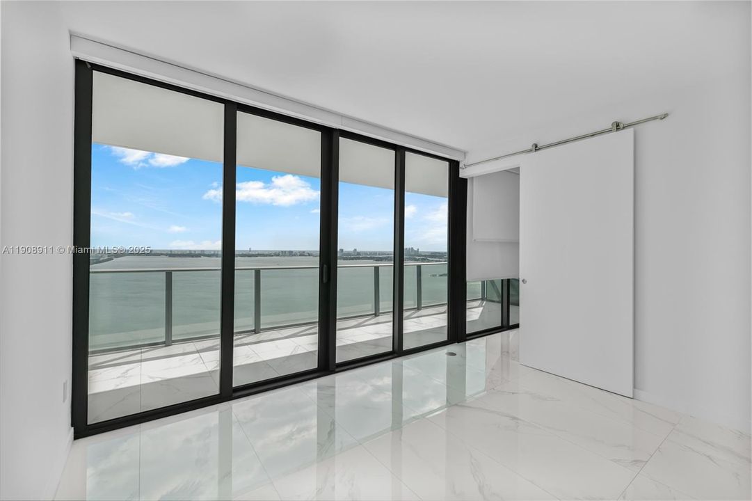 待售: $1,188,500 (2 贝兹, 2 浴室, 1088 平方英尺)